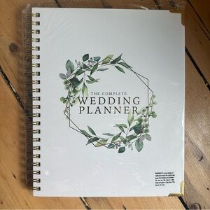 DONATING TOMORROW✨NWT✨Wedding Planner Book
